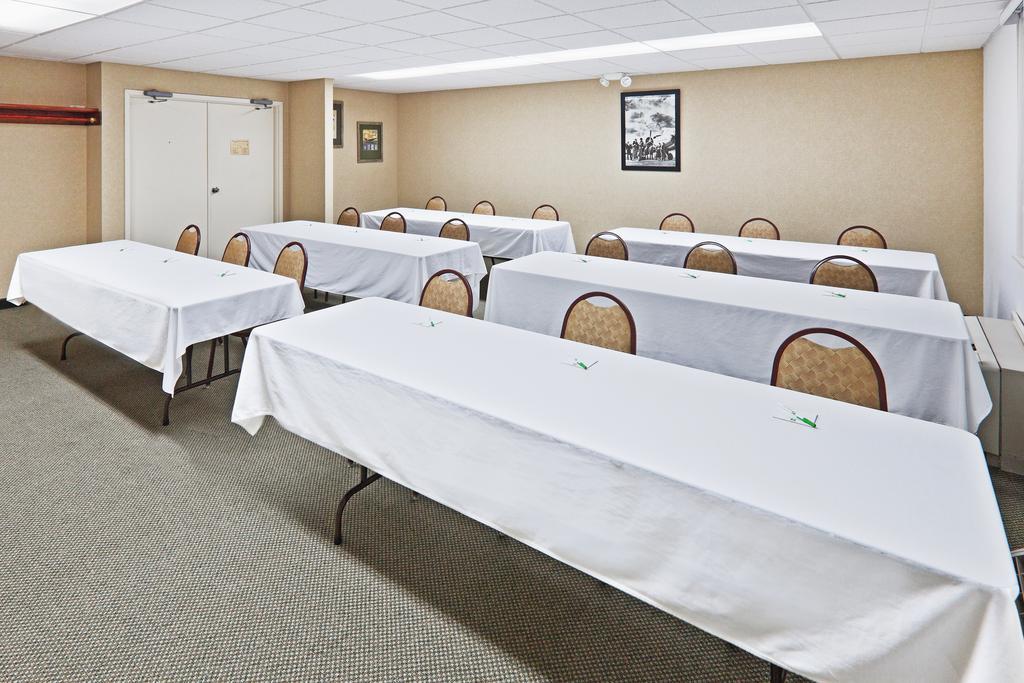 Отель Wyndham Garden Wichita Downtown Удобства фото